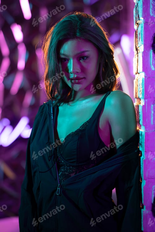 Preview: Asian young models pose for photoshoots, Women with the brilliant city lights theme