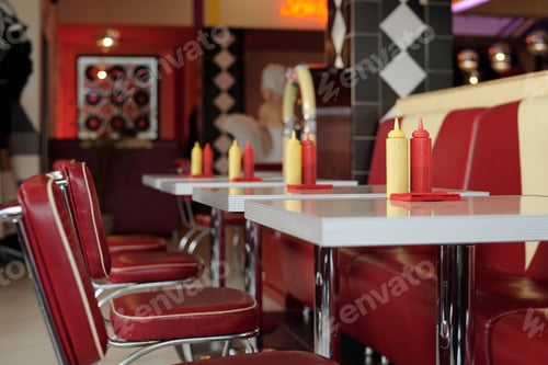 Preview: Capturing Ambiance of Retro Dining Booth in Diner Decor