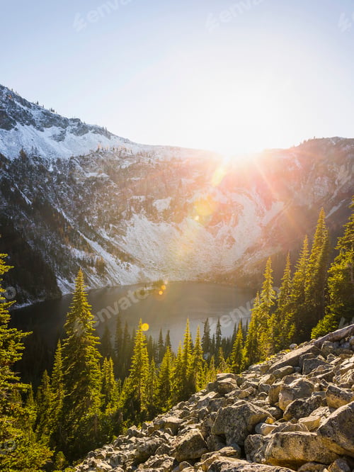 Preview: Sunlight on cascade mountain range, Diablo, Washington, USA