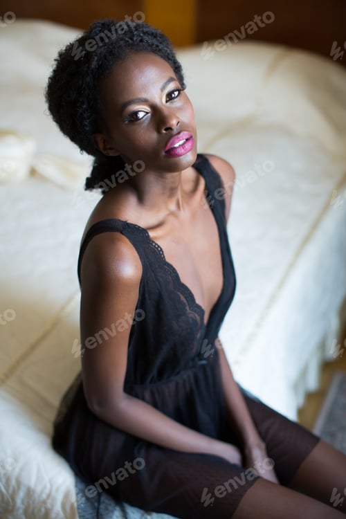 Preview: Young black woman in the room