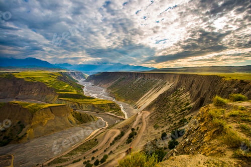 Preview: Beautiful valley