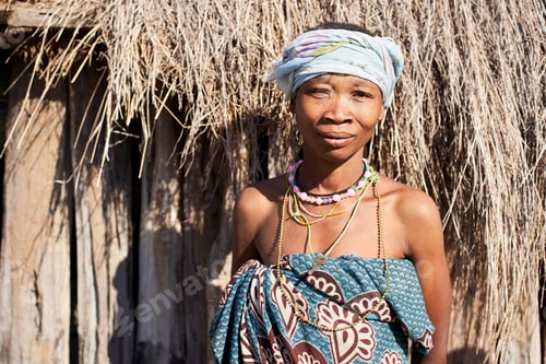 Preview: Khoisan tribe woman, Chomipapa, Angola
