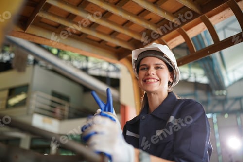Preview: Worker in metal industry