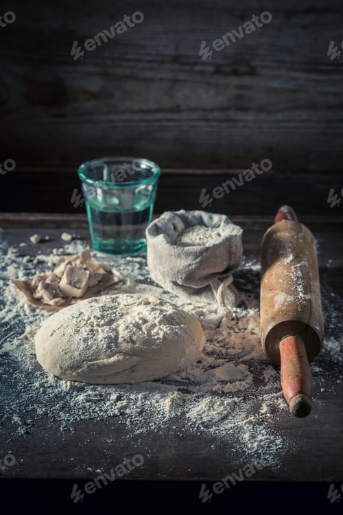 Preview: Made of fresh ingredients traditionally and delicious dough for pizza