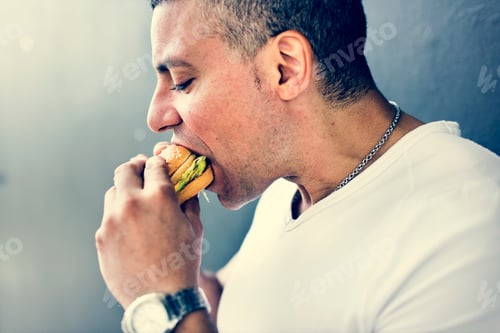 Preview: Man eating healthy food