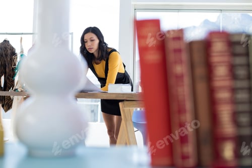 Preview: Fashion designer working