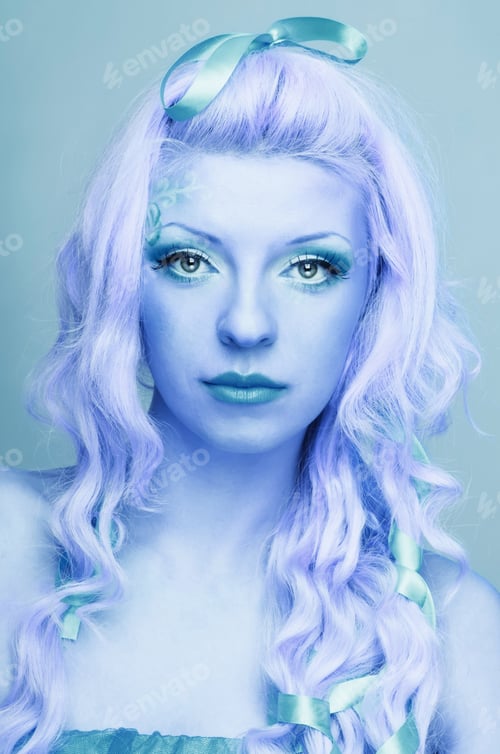 Preview: Portrait Of The Frost Girl