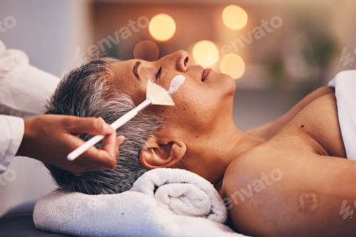 Preview: Spa, facial and senior black woman with mask for skincare, beauty and luxury treatment at beauty sa