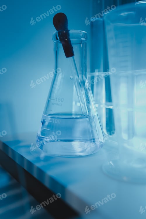 Preview: There is a lot of equipment in the lab, the atmosphere inside the laboratory is filled with experime