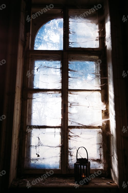 Preview: Dramatic image of a bombed and forgotten place from war