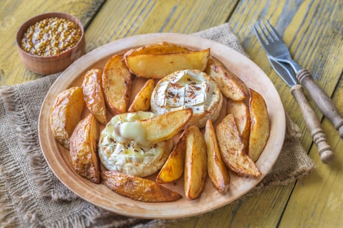 Preview: Baked Camembert cheese with potato