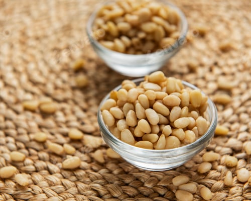 Preview: Pine nuts