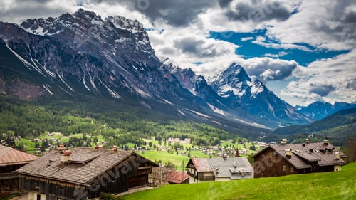 Preview: Wonderful view to Cortina di Ampezzo, Dolomites, Italy