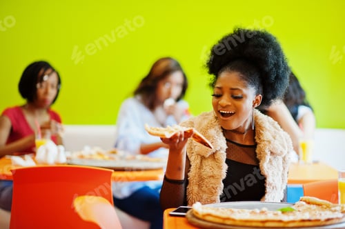 Preview: Bright pizzeria