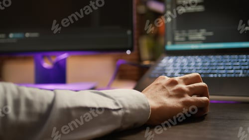 Preview: Freelancer programming binary code on software server