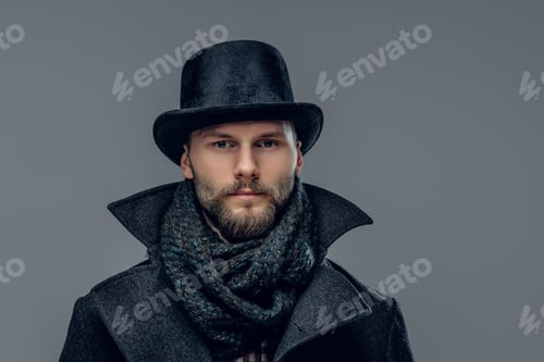 Vorschau: Ein Mann mit einem grauen Zylinderhut.