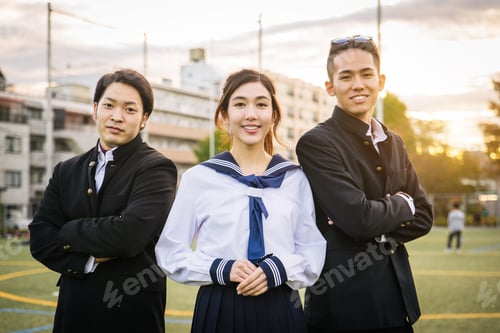 Preview: Japanese students meeting outdoors