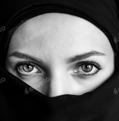 Preview: Close up of islamic woman portrait
