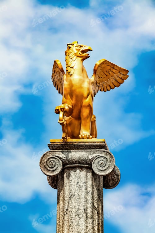 Preview: Griffin sculpture on pedestal