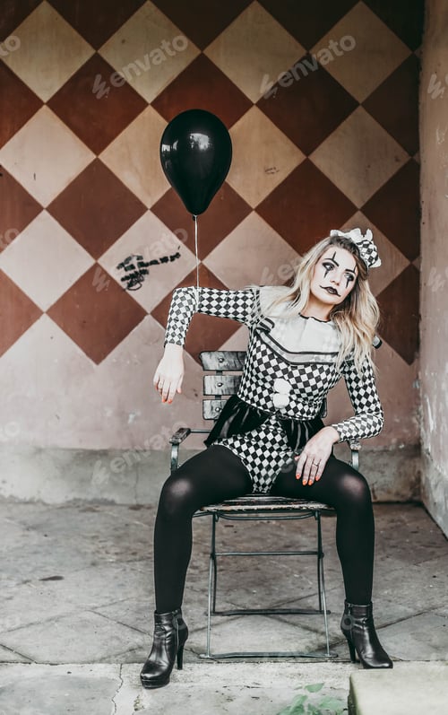Vista previa: Street actress