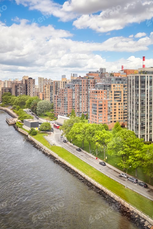 Preview: Roosevelt Island waterfront aerial picture, New York.