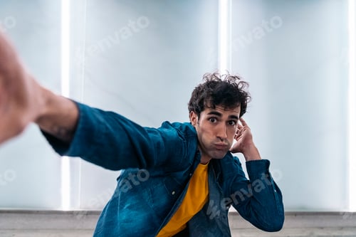 Preview: Cool Man Doing Break Dance
