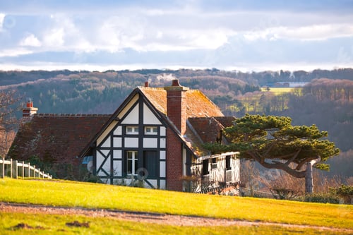 Preview: farmhouse on a hill