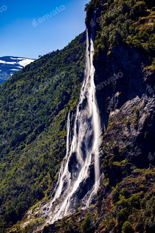 Preview: Geiranger fjord, waterfall Seven Sisters. Beautiful Nature Norwa