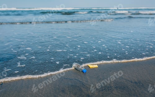 Preview: Garbage on the seashore