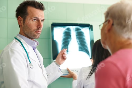 Preview: Analyzing x-ray image in the hospital
