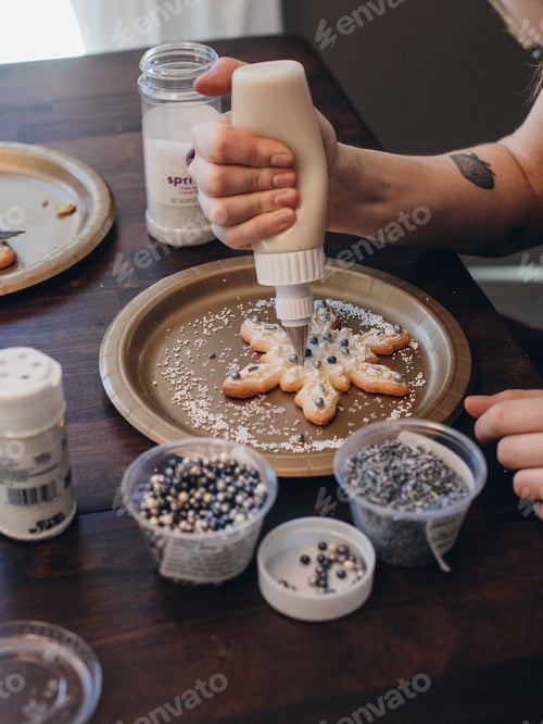 Preview: Decorating cookies for the holidays #debb_a/Christmas, #debb_a/food,