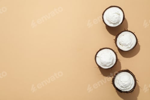 Preview: Summer dessert - ice cream, ice cream with coconut