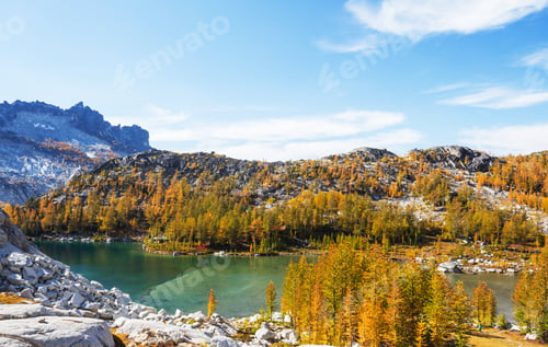 Preview: Alpine lake