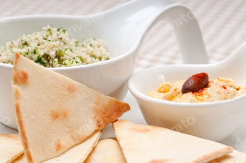 Preview: taboulii couscous with hummus