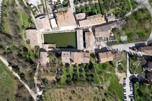 Preview: Aerial view of the ancient village of Bagno Vignoni