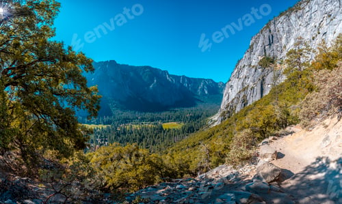 Preview: The views of Yosemite Valley from the Upper Yosemite trekking to Yosemite Point
