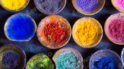 Preview: Vibrant pigment powder in clay dishes