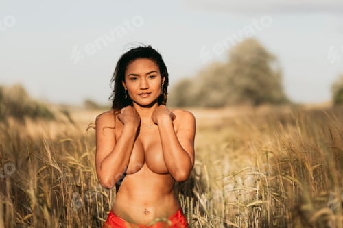 Preview: Beauty woman at sunset