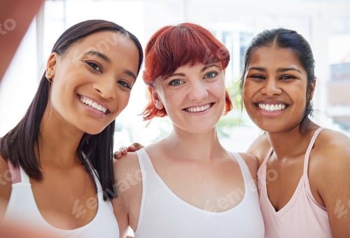 Preview: The glow girls