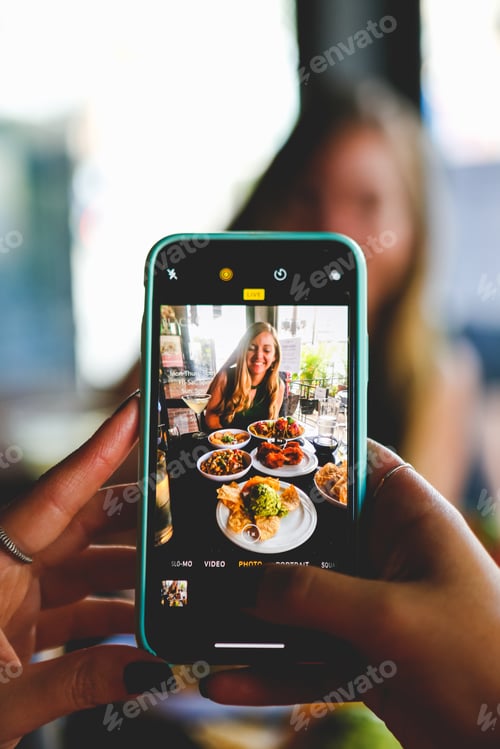 Preview: Taking a Photo at Dinner