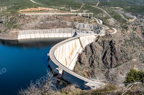 Preview: The Atazar reservoir and dam in the mountain range of Madrid.