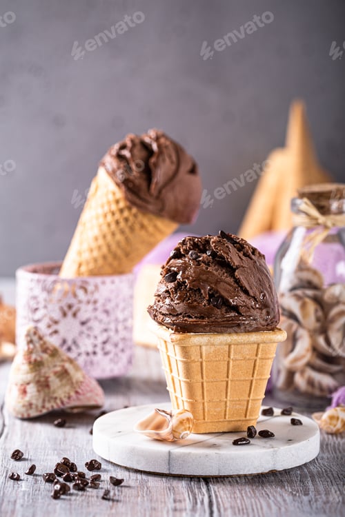 Preview: Delicious chocolate ice cream for dessert