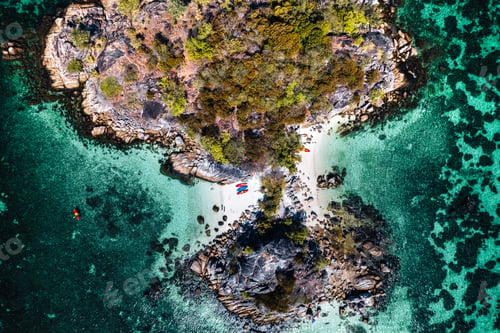 Preview: Aerial view of island and clear water