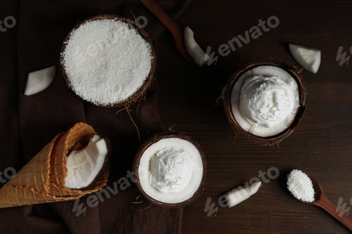 Preview: Summer dessert - ice cream, ice cream with coconut