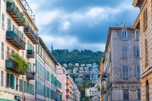 Preview: Nice, narrow street in the Vieux Nice, ancient buildings, typical facades