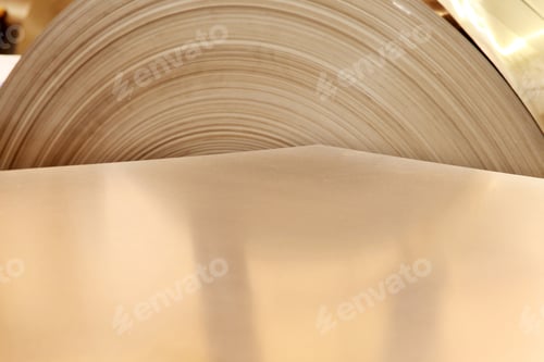 Visualização: Grandes rolos de aço de alumínio na fábrica