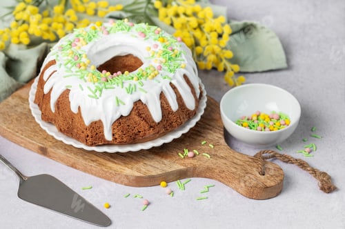 Preview: Easter Bundt Cake with Easter Eggs