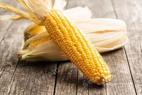 Preview: Uncooked corn cob