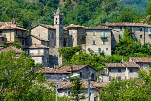 Preview: Old Salaria road near Ascoli Piceno, Marche, Italy: Quintodecimo