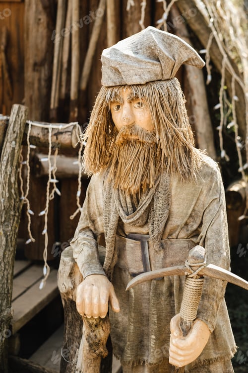 Preview: Sculptures of Cartoon characters made of wood and fabric